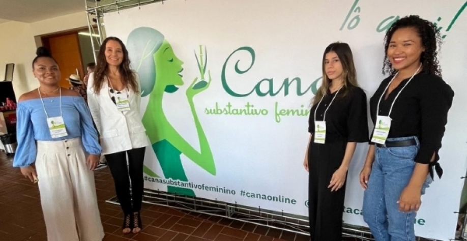 Cíntia Ticianeli,diretora financeira, foi homenageada no livro Mulheres da Cana-de-açúcar, lançado no evento