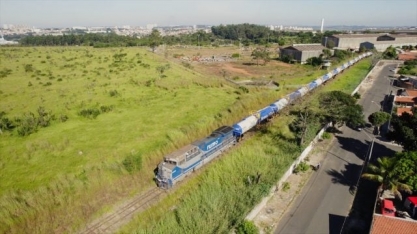 Transporte de etanol de milho via ferrovia pode impulsionar fornecimento do biocombustível