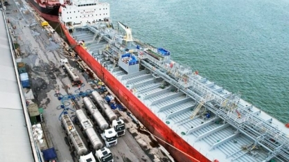 Porto do Recife realiza operação inédita de embarque de álcool