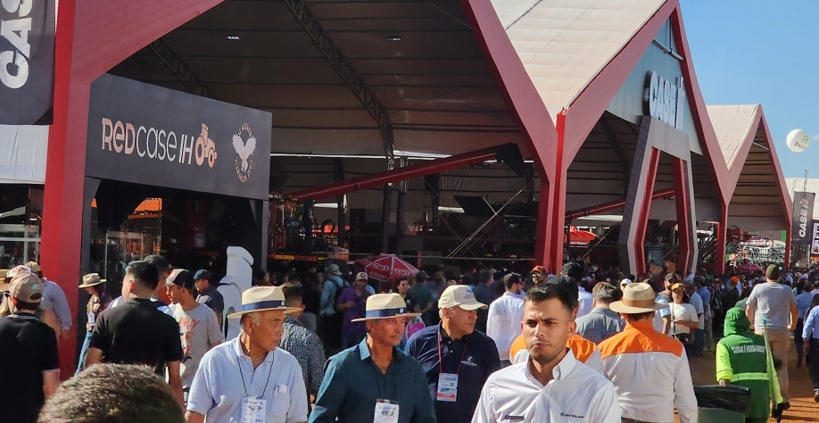 O Público no primeiro dia da Agrishow foi tão grande que o acesso à feira precisou ser fechado por algumas horas