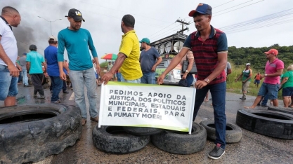 Setor canavieiro protesta em Palmares por contrato com cooperativa; trecho da BR-101 é interditado