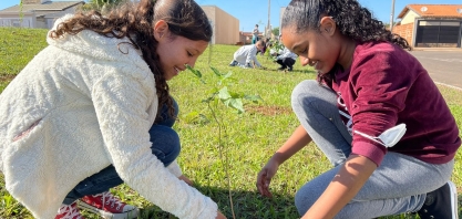 Alunos da rede municipal de ensino de Queiroz participam de ação promovida pela Clealco na semana dedicada ao cuidado com o Meio Ambiente