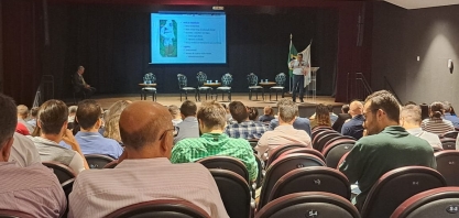 Programa para qualificar instrutores de aplicadores de agrotóxicos foi tema de seminário sobre insumos