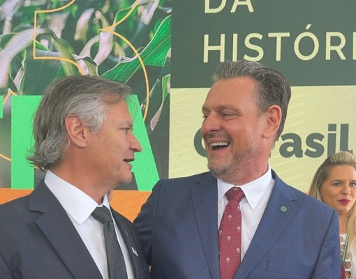 Presidente da ORPLANA, Gustavo Rattes de Castro, e o ministro da Agricultura e Pecuária, Carlos Fávaro