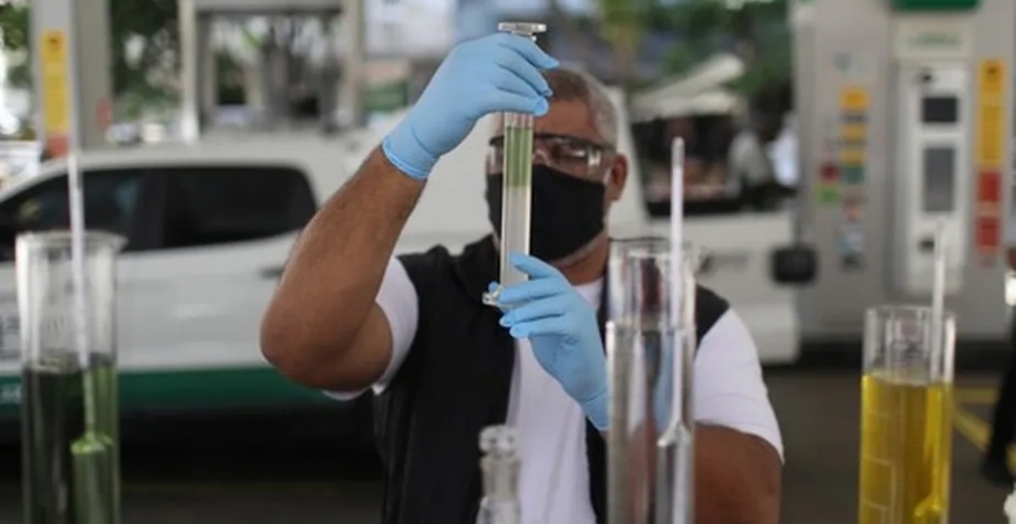 O etanol é usado na fabricação de bioquerosene de aviação (SAF) Globo Rural