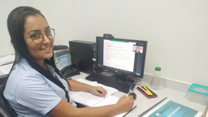 Alcoolvale: colaboradora é capacitada em gestão de contratos corporativos