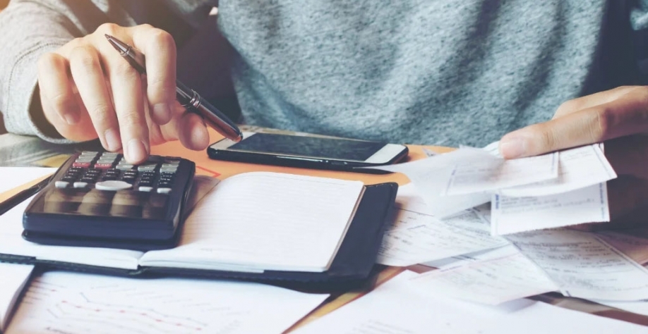 Cálculo do imposto: reforma pode eliminar milhares de regras que as empresas têm de seguir. iStock