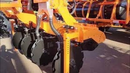 DMB lança no 19º Agronegócios Copercana Adubador de soqueira 1250H com discos duplos
