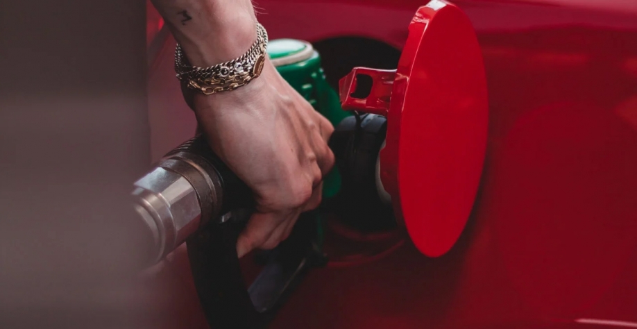 Segundo analista, reajuste vem em linha com defasagem e apelo das empresas importadoras; preço líquido do etanol pode subir até R$ 0,20 (Imagem: Unsplash/ Wassim Chouak)