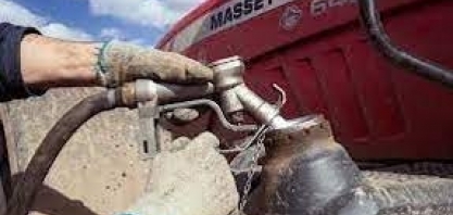 Litro do diesel sobe 8,3% nos postos após aumento de 26% da Petrobras; gasolina fica 2,2% mais cara