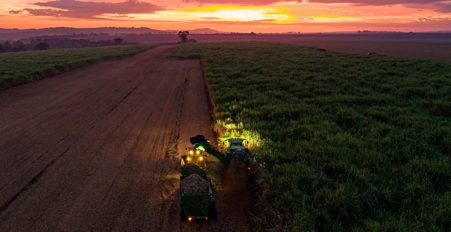 Ao não abalar as soqueiras, CH950 entrega grandes benefícios agronômicos. Foto: Divulgação John Deere