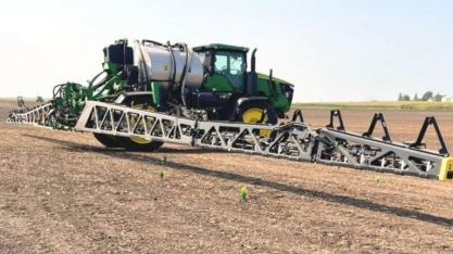 Por que a John Deere investe todos os dias US$ 13,7 milhões no agro global