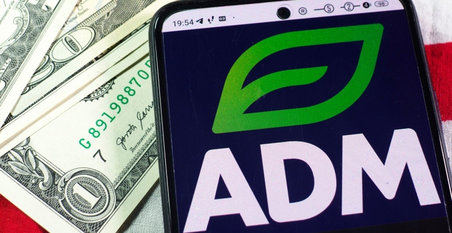 A ADM registrou um lucro ajustado de US$ 1,63 por ação no 3º trimestre, acima da estimativa dos analistas, mas abaixo do mesmo período do ano passado. Getty Images