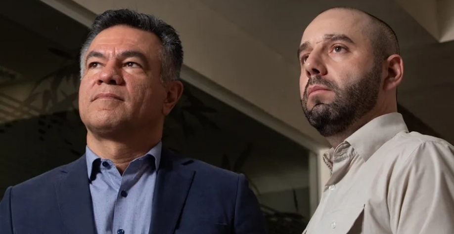 A partir da esquerda, Emerson Crepaldi, diretor da Solinfitec, e Carlos Simões Júnior, diretor executivo da Tereos — Foto: Rogério Vieira/Valor