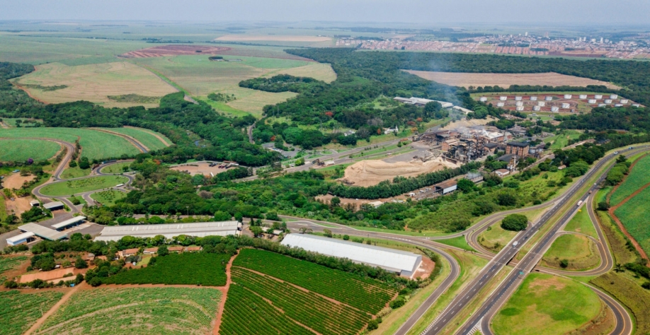 Usina de etanol Unidade Barra Grande (SP), do Grupo Zilor (Foto: Divulgação Copersucar)