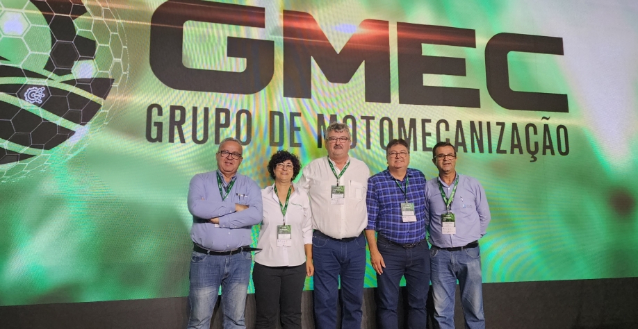 Luciana com os coordenadores do GMEC - Dário Wilian Sodré (Diretor D2G), Wilson Agapito (Gerente Agrícola - usina Santa Isabel - Presidente GMEC), Edimilson Gomes Leal (Gerente de Manutenção Coorporativa Usina Ferrari e Usina São Luiz), Gilmar Pereira de 