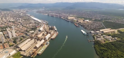 Movimentação de cargas no porto de Santos bate recorde em 2023 puxada por soja e açúcar