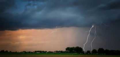 Frente fria leva chuva forte ao Sudeste antes do fim de semana