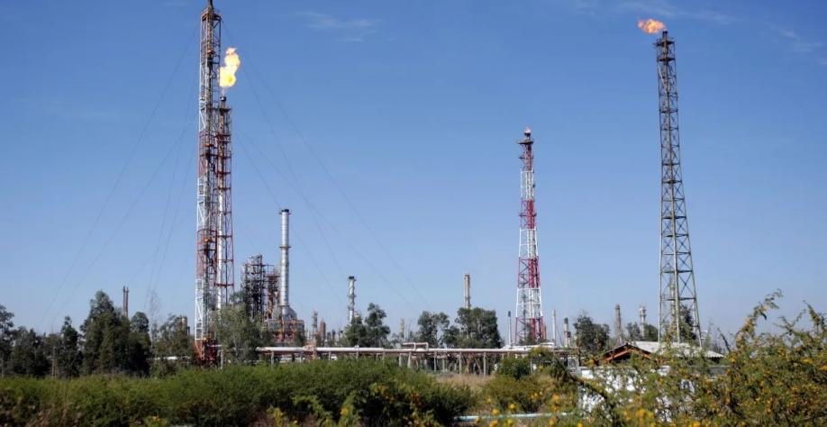 Entidade vê espaço para a construção de até 33 pequenas refinarias, com investimento total estimado em R$ 60 bilhões, e garante haver interesse de grupos privados. REUTERS/Daniel Becerril