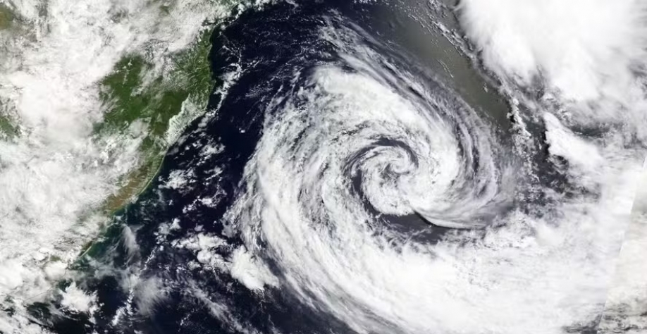 Ciclone tropical raro se formou na costa brasileira nesta semana — Foto: Nasa