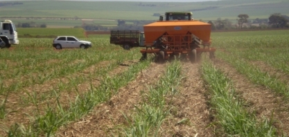 Produtor continua 'retraído' e compras de fertilizantes estão atrasadas