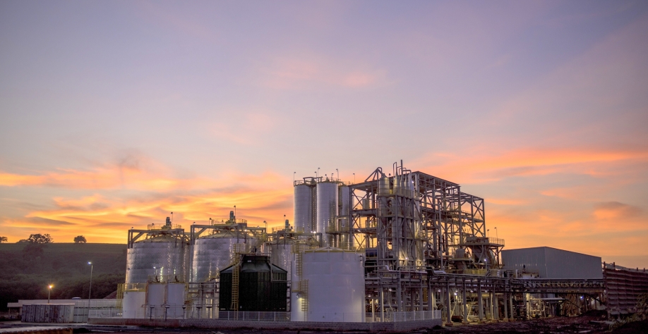 Foto: Planta de etanol 2 G da Raízen na Unidade Costa Pinto, em Piracicaba, SP,  a primeira do mundo