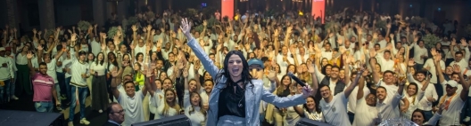 A cantora Gabi Fernandes estará no 12º Encontro Cana Substantivo Feminino