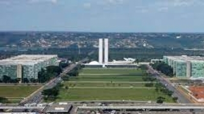 Duelo entre híbridos e elétricos invade Planalto em lançamento de regras para o setor automotivo