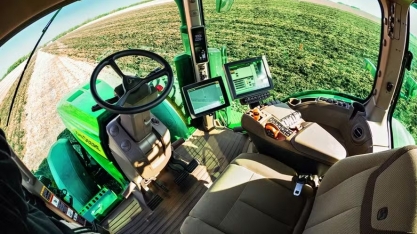 John Deere define prazo para oferecer conexão por satélite