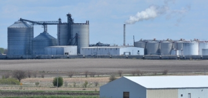 Etanol/EUA: produção recua 3% na semana, para 954 mil barris por dia