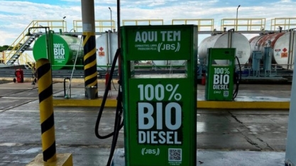 JBS recebe autorização para começar a usar B100 em caminhões