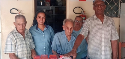 Alcoolvale doa alimentos ao Lar São Vicente
