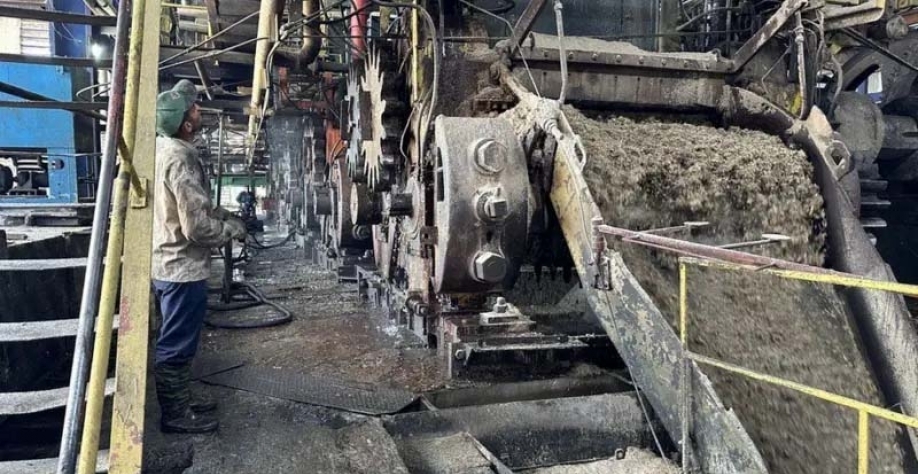 Ciudad Caracas é um dos 24 engenhos de açúcar em funcionamento em Cuba — vários outros estão parados