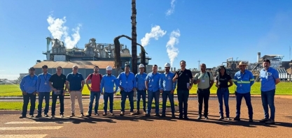 Equipe Mercedes-Benz do Brasil visita CRV Industrial em Capinópolis