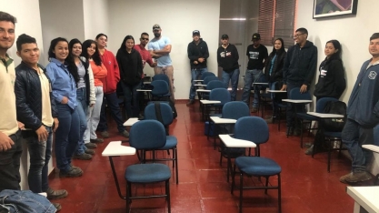 RH da Alcoolvale aplica dinâmica em grupo com jovens aprendizes