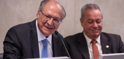 Tributação verde vai incentivar carros que poluem menos, inclusive elétricos, defende Alckmin