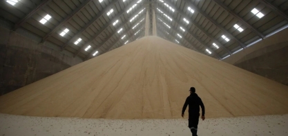 Milho e trigo se sustentam em Chicago por clima seco nos EUA; açúcar atinge menor nível em 20 meses