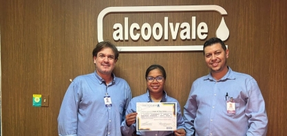 Alcoolvale: Colaboradora participa de treinamento de manutenção automotiva