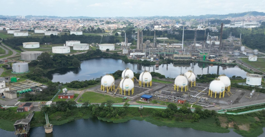 Refinaria de Capuava, em Mauá (SP), onde ocorreram os testes. Kleber Augusto Camanho / Agência Petrobras