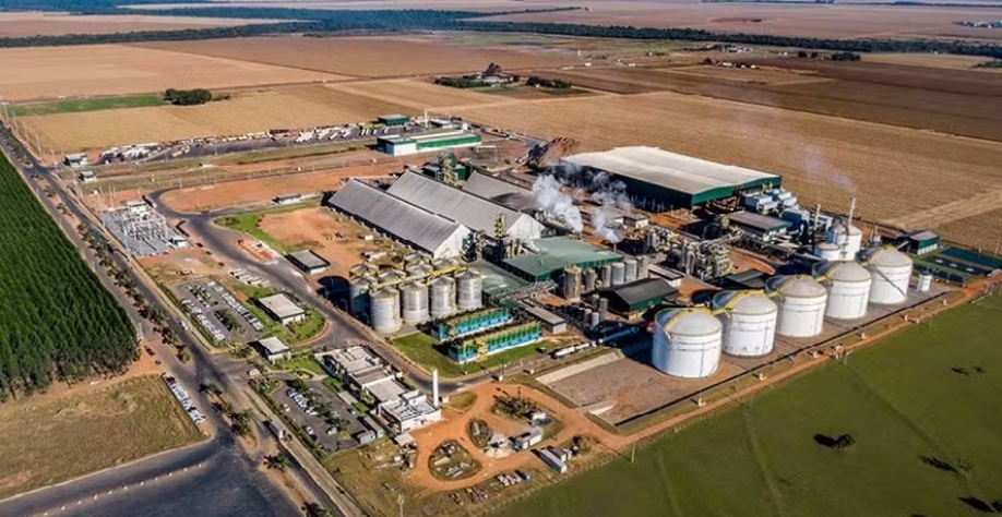 Usina de etanol de milho da FS Bioenergia em Lucas do Rio Verde (MT) eleva processamento do grão — Foto: Rogerio Albuquerque