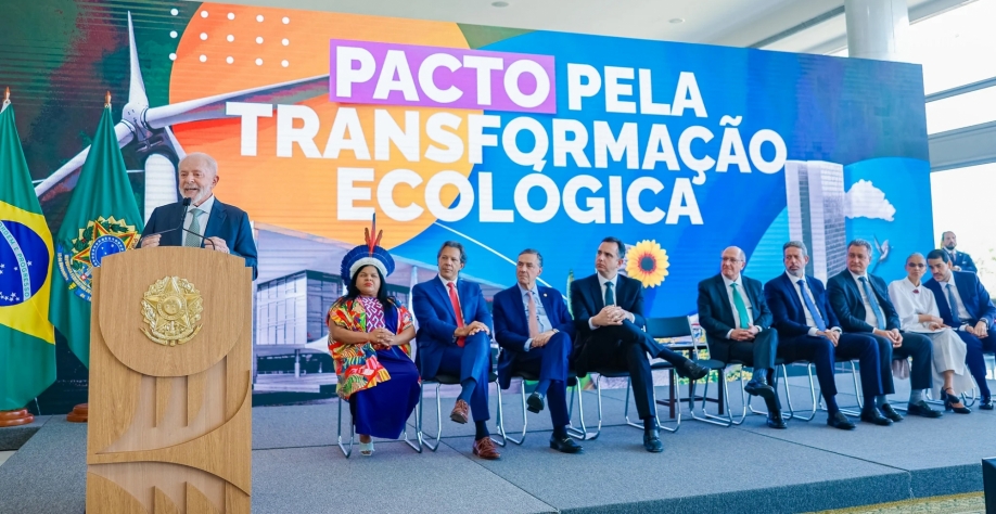 Cerimônia de assinatura do Pacto pela Transformação Ecológica entre os Três Poderes (Foto: Cláudio Kbene/PR)