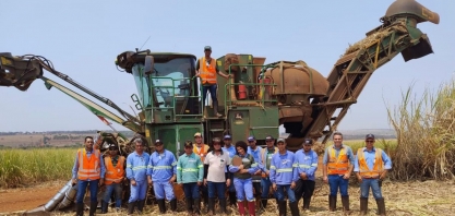 Alcoolvale e Senar formam turma de Operador de Colheitadeira