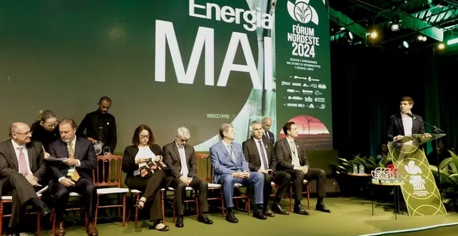 João Campos fez o anúncio durante o 10º Fórum Nordeste, em Recife — Foto: Valdenio Vieira/SEAUD-PR