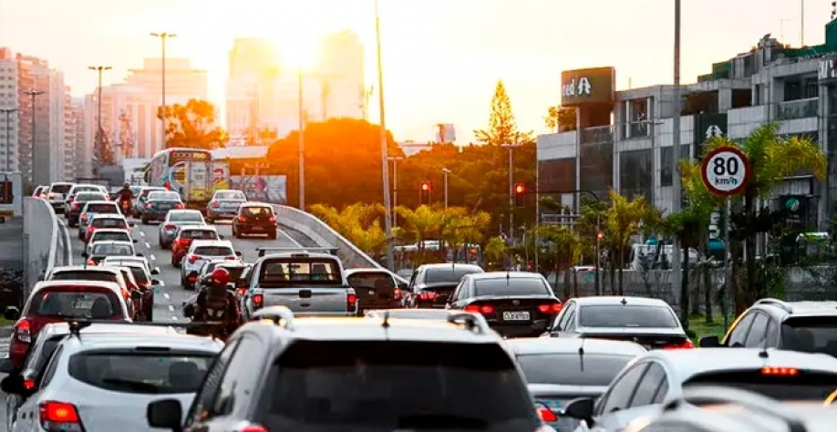Veículos: objetivo do projeto é reduzir emissões de GEE (Fernando Frazão/Agência Brasil)