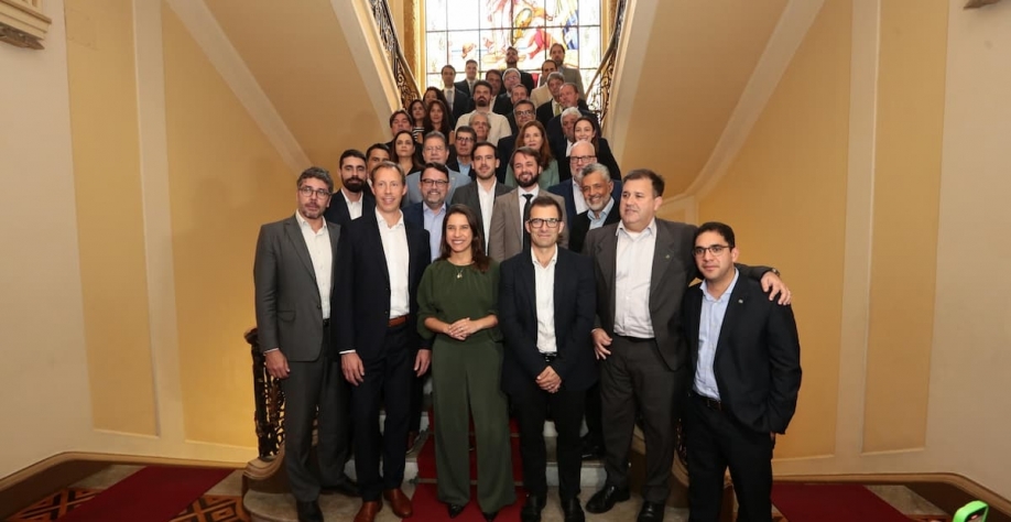 A cerimônia de assinatura da cooperação contou com a presença de empresários do setor sucroenergético, incluindo o presidente do Grupo EQM e fundador da Folha de Pernambuco, Eduardo de Queiroz Monteiro. Foto: Rafael Melo/Folha de Pernambuco