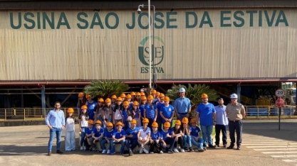 Alunos de Borborema visitam Usina Estiva para saber mais sobre a eletricidade