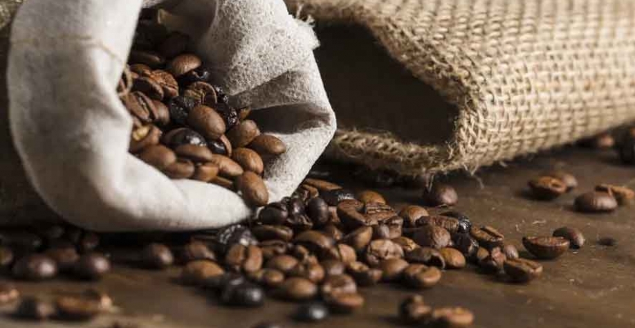 Café registra o maior recuo de preços desde o pico do ano, em 26 de setembro — Foto: Freepik