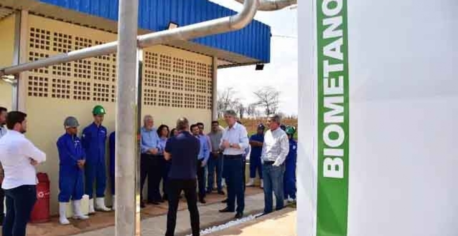 Visita do secretário estadual de Meio Ambiente, Desenvolvimento, Ciências, Tecnologia e Inovação, Jaime Verruck na fábrica de biometano da JBS (Foto: Semadesc)