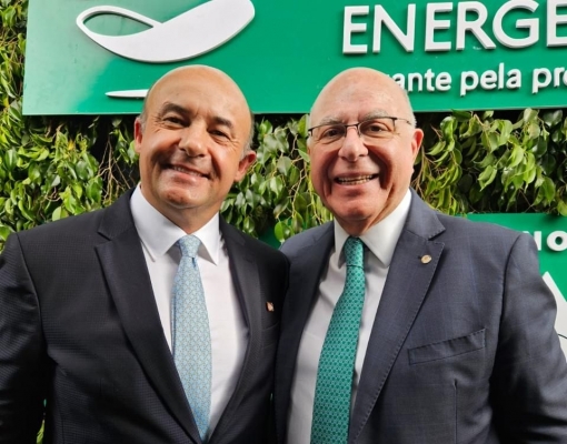 Geovane e Arnaldo Jardim, relator do projeto, durante a sanção do “Combustível do Futuro”