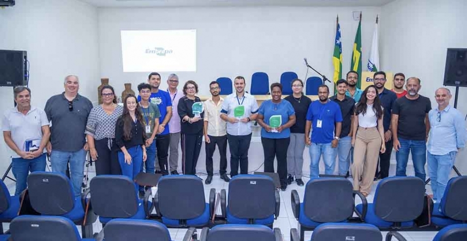 Bolsistas e pesquisadores da Sede da Unidade em Aracaju. Foto: Saulo Coelho